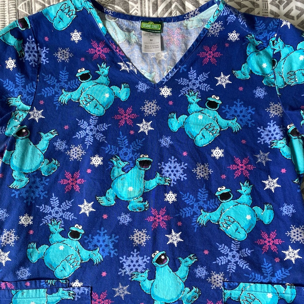 Nursing scrub top